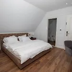 Zeus Hotel
