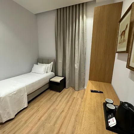 Zeus Hotel