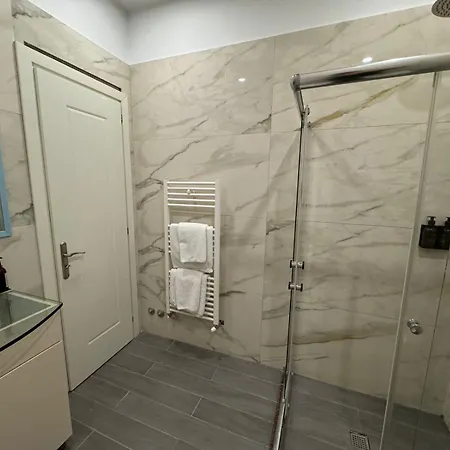 Zeus Hotel