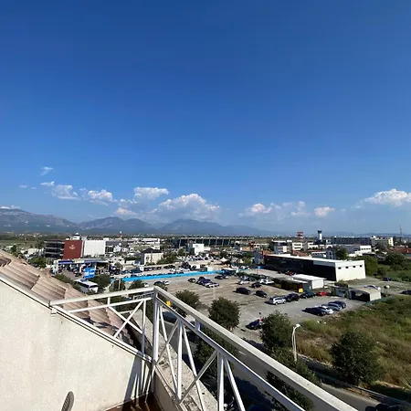 Zeus فندق Rinas